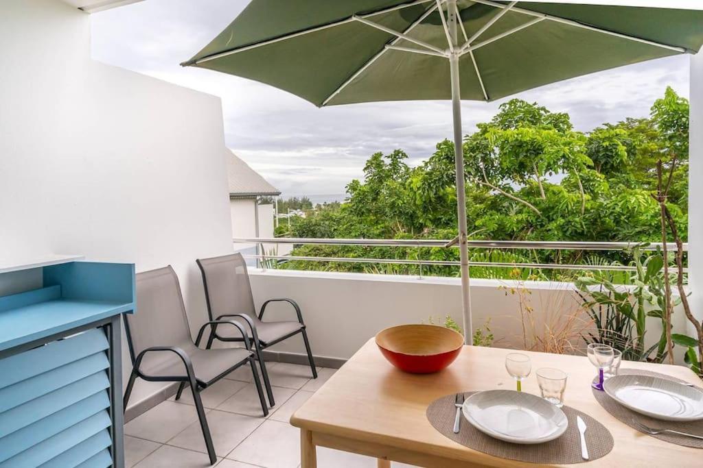 Flamboyant - Studio 2 Personnes Avec Lit De Qualite Hoteliere Separable Pour Couple Ou Amis Avec Tres Belle Terrasse A 12 Min A Pied Ou 4 Min En Voiture Du Lagon De L'Ermitage - St Gilles Les Bains 라 살린 레 뱅 외부 사진